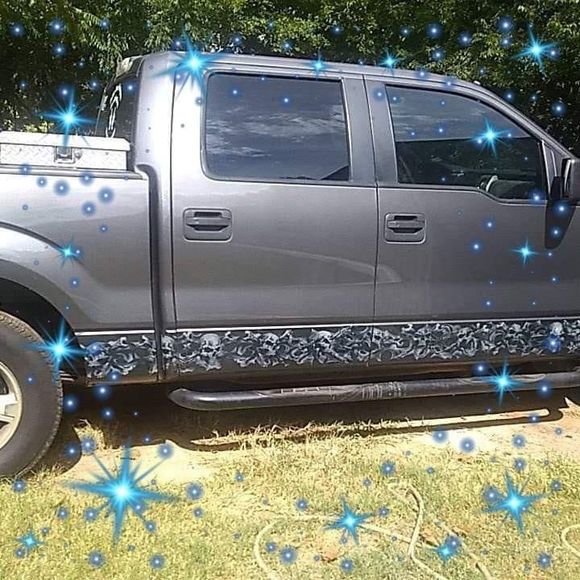 Meet your Posher, Derrick - Picture 1 of 1